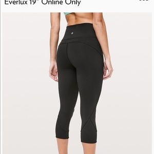 Lululemon In movement crop black size 8